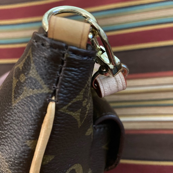 Louis Vuitton Monogram Partition Wristlet/Clutch - Picture 4 of 16